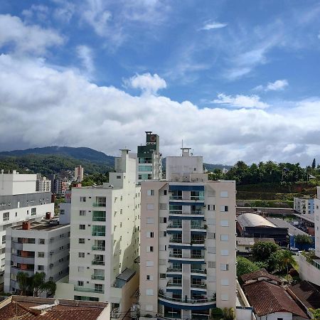 Loft 401 Perto Da Vila Germanica E Centro ブルメナウ エクステリア 写真